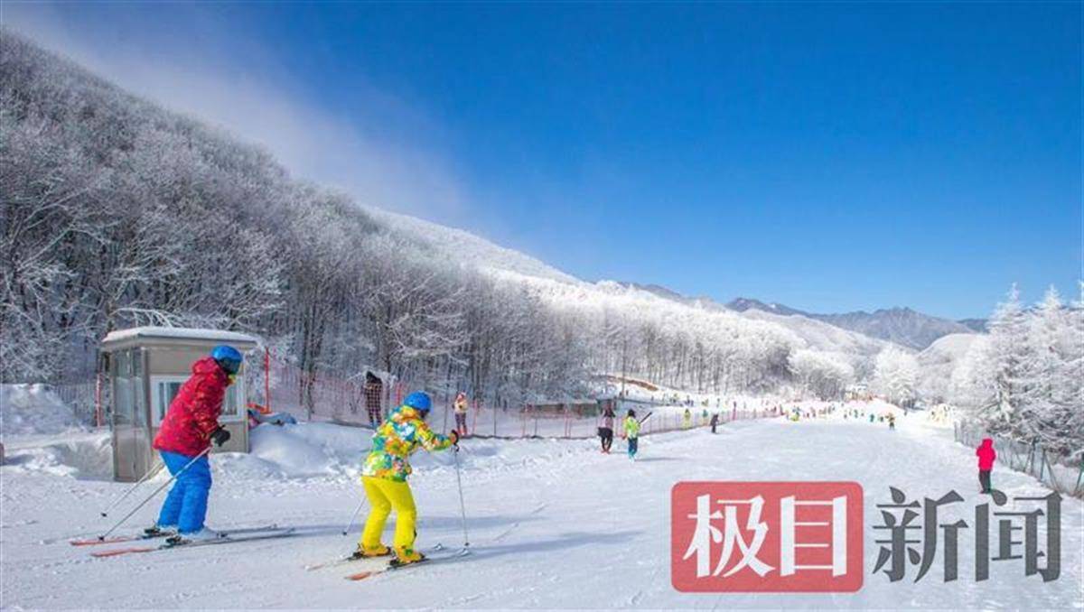 多地冬季旅游活动丰富，冰雪经济持续繁荣