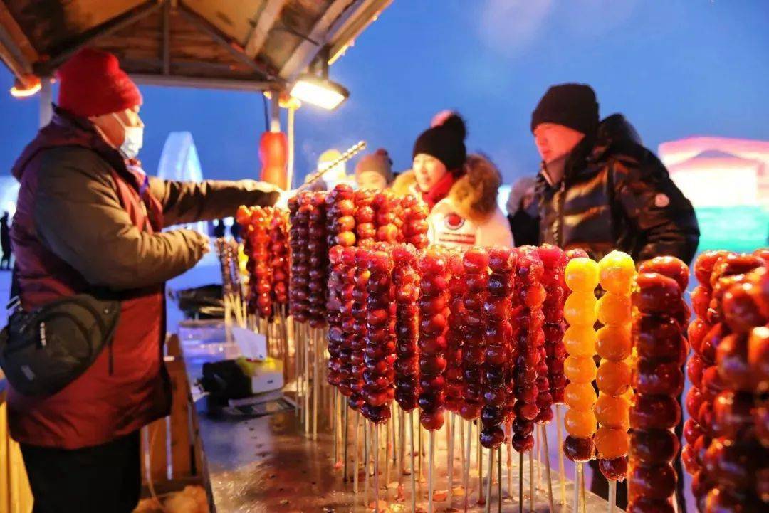 冰雪奇缘，甜蜜奇遇背后的糖葫芦摊位拍卖故事