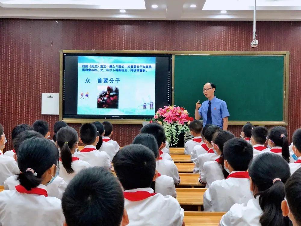 法治教育对减少青少年暴力与校园欺凌行为的影响探讨