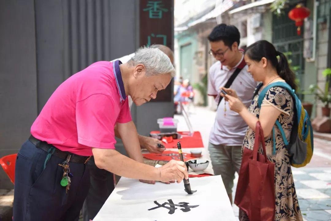 社区养老新模式试点，探索高效便利服务体系之路