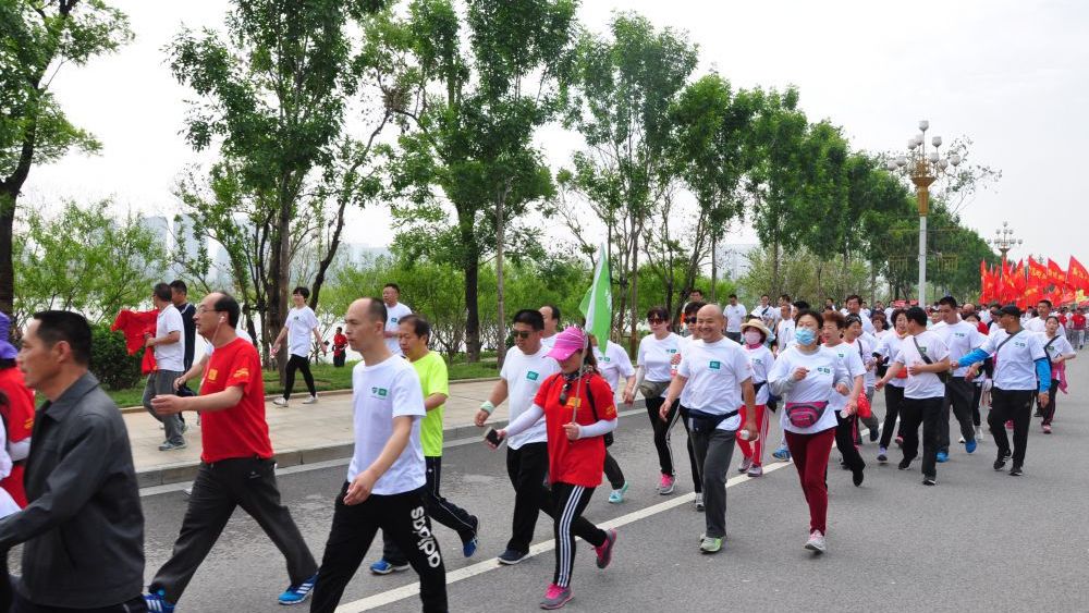 全民健身热潮与跑步比赛报名激增，动因挑战一览无余