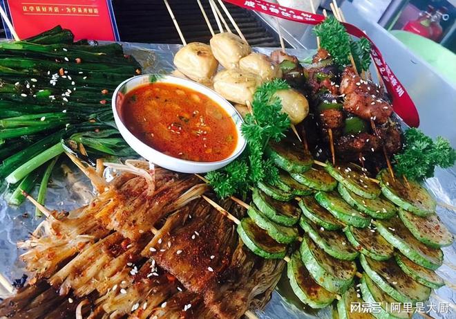 浪漫夜市美食探秘，夜市中最值得尝试的美味佳肴