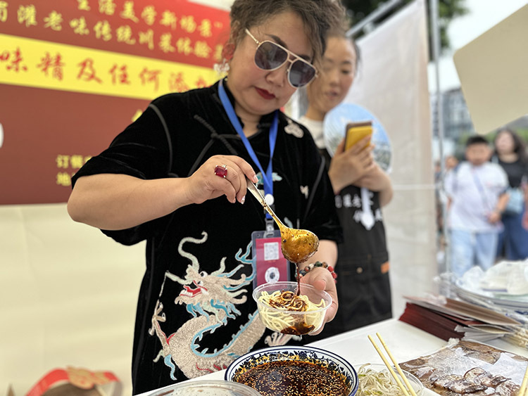 地方美食热销助力文旅消费增长